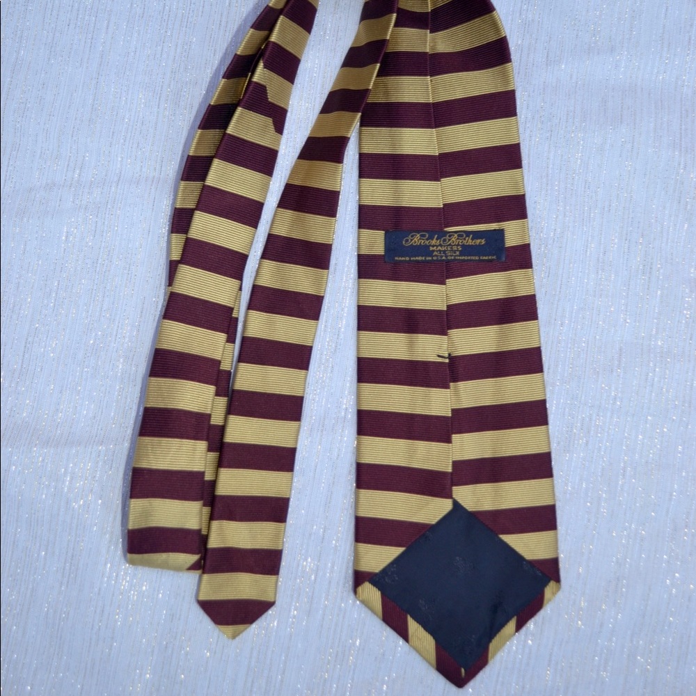 Brooks brothers garnet and gold men’s Necktie